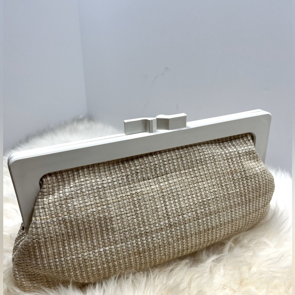 Vintage Unbranded Made in Italy Cream Colored Raffia Woven Clutch